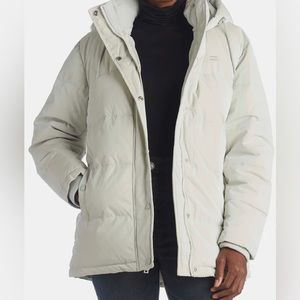 NWT - Levi’s Glossy Bubble Puffer in Ice Shine. Size L.
